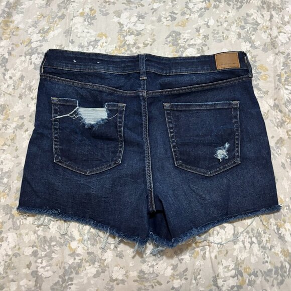 American Eagle Midi Mid-Rise Distressed Denim Shorts — Size 16 Frayed Hem - Picture 2 of 3